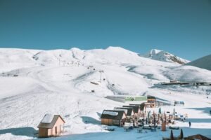 Winter mountain scenery illustrating the Soldeu ski holiday guide