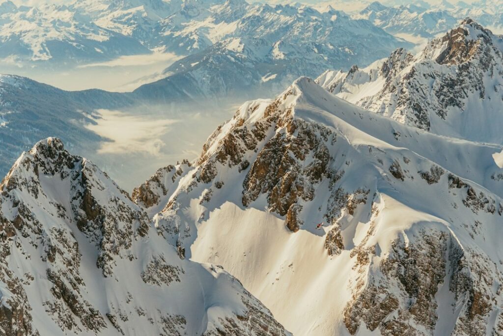 Snow-covered mountains illustrating the St Anton ski guide